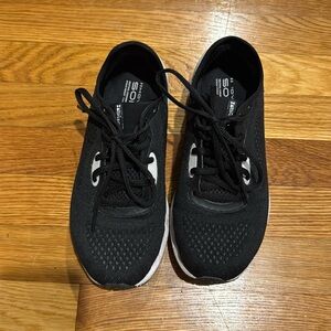 Women’s under armour sneakers